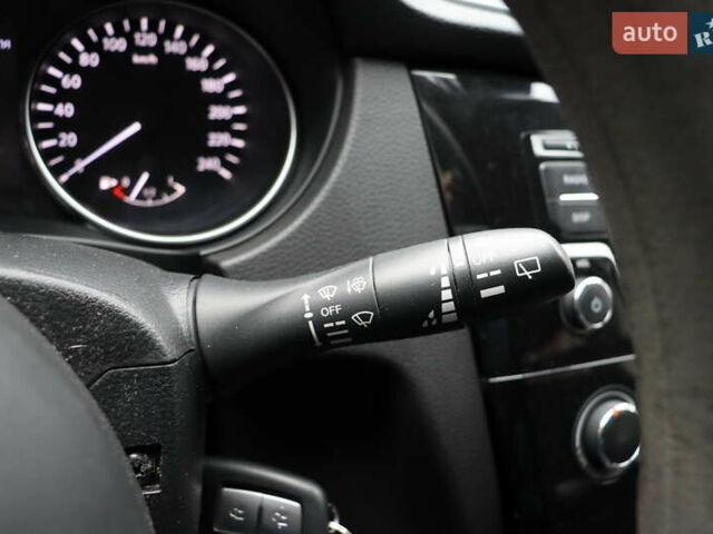 Белый Ниссан Кашкай, объемом двигателя 1.6 л и пробегом 245 тыс. км за 15900 $, фото 19 на Automoto.ua