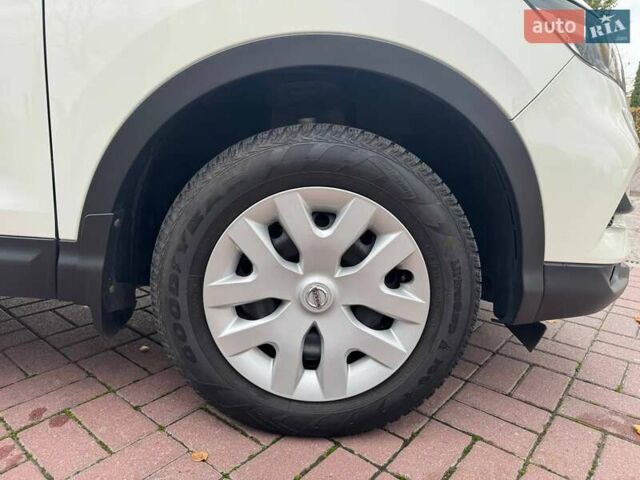 Белый Ниссан Кашкай, объемом двигателя 1.2 л и пробегом 161 тыс. км за 11900 $, фото 14 на Automoto.ua