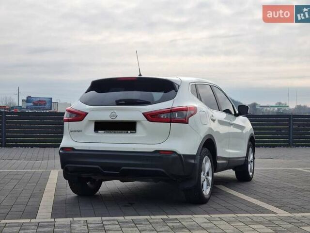 Белый Ниссан Кашкай, объемом двигателя 1.2 л и пробегом 178 тыс. км за 12800 $, фото 16 на Automoto.ua