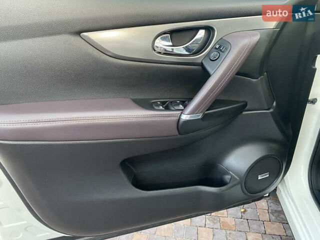 Белый Ниссан Кашкай, объемом двигателя 1.6 л и пробегом 92 тыс. км за 19950 $, фото 17 на Automoto.ua