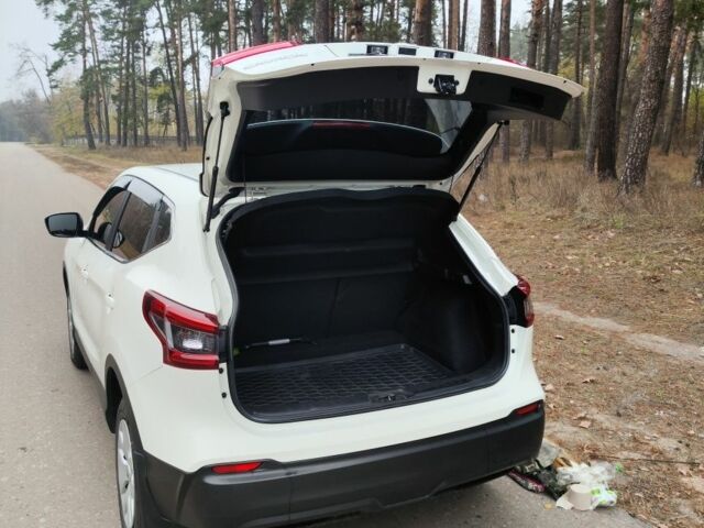 Белый Ниссан Кашкай, объемом двигателя 1.2 л и пробегом 42 тыс. км за 18200 $, фото 5 на Automoto.ua