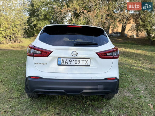 Белый Ниссан Кашкай, объемом двигателя 1.2 л и пробегом 194 тыс. км за 13199 $, фото 26 на Automoto.ua