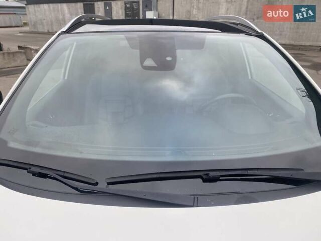 Белый Ниссан Кашкай, объемом двигателя 1.6 л и пробегом 58 тыс. км за 17900 $, фото 3 на Automoto.ua