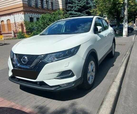 Белый Ниссан Кашкай, объемом двигателя 1.6 л и пробегом 120 тыс. км за 17000 $, фото 2 на Automoto.ua