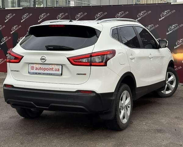 Белый Ниссан Кашкай, объемом двигателя 1.2 л и пробегом 143 тыс. км за 15000 $, фото 6 на Automoto.ua