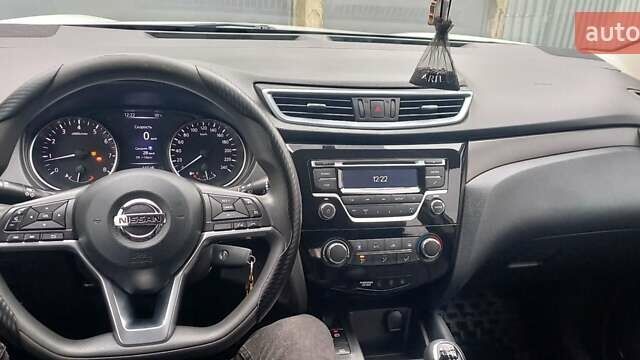 Белый Ниссан Кашкай, объемом двигателя 1.2 л и пробегом 90 тыс. км за 14200 $, фото 13 на Automoto.ua