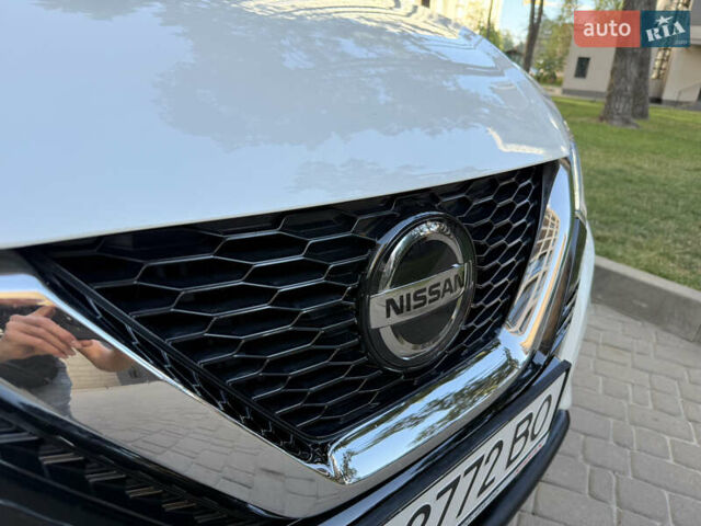 Белый Ниссан Кашкай, объемом двигателя 1.6 л и пробегом 107 тыс. км за 19700 $, фото 42 на Automoto.ua