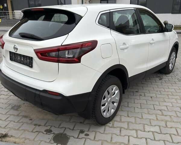 Белый Ниссан Кашкай, объемом двигателя 1.2 л и пробегом 135 тыс. км за 13555 $, фото 6 на Automoto.ua