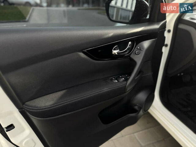 Белый Ниссан Кашкай, объемом двигателя 2 л и пробегом 126 тыс. км за 17000 $, фото 8 на Automoto.ua