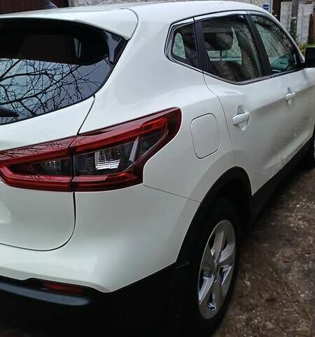 Білий Ніссан Кашкай, об'ємом двигуна 1.6 л та пробігом 75 тис. км за 21000 $, фото 3 на Automoto.ua