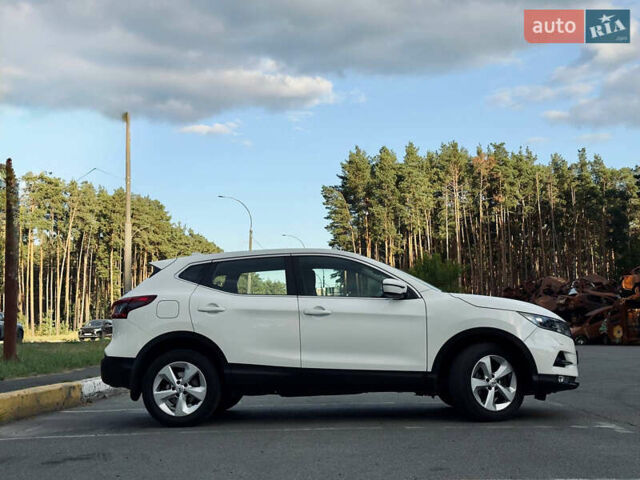 Белый Ниссан Кашкай, объемом двигателя 1.2 л и пробегом 101 тыс. км за 15500 $, фото 3 на Automoto.ua