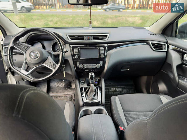 Белый Ниссан Кашкай, объемом двигателя 1.2 л и пробегом 101 тыс. км за 15500 $, фото 13 на Automoto.ua