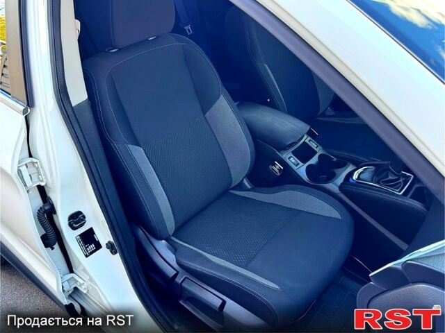 Белый Ниссан Кашкай, объемом двигателя 2 л и пробегом 107 тыс. км за 17500 $, фото 7 на Automoto.ua
