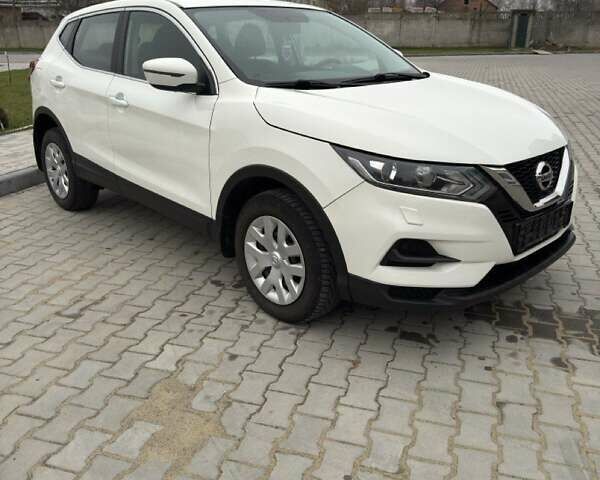 Белый Ниссан Кашкай, объемом двигателя 1.2 л и пробегом 135 тыс. км за 13555 $, фото 1 на Automoto.ua