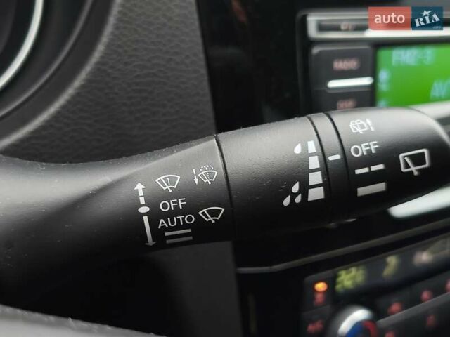 Белый Ниссан Кашкай, объемом двигателя 1.2 л и пробегом 80 тыс. км за 15200 $, фото 20 на Automoto.ua