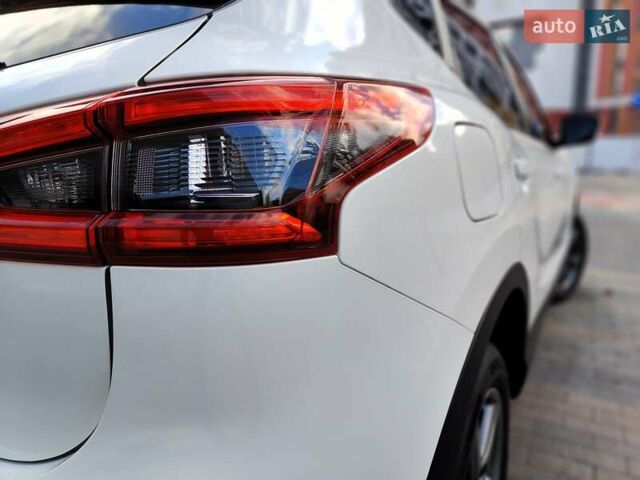 Ніссан Кашкай 2019 у Києві на Automoto.ua Білий Ніссан Кашкай, об'ємом двигуна 1.2 л та пробігом 162 тис. км за 11990 $, фото 19 на Automoto.ua