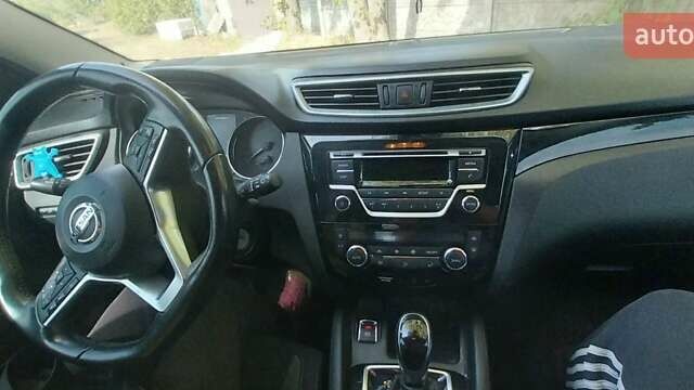 Білий Ніссан Кашкай, об'ємом двигуна 1.2 л та пробігом 99 тис. км за 15900 $, фото 1 на Automoto.ua