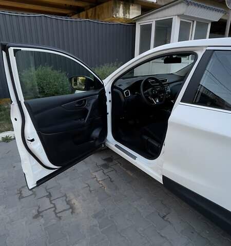 Ніссан Кашкай 2019 у Хмельницькому на Automoto.ua Білий Ніссан Кашкай, об'ємом двигуна 1.2 л та пробігом 62 тис. км за 19500 $, фото 1 на Automoto.ua
