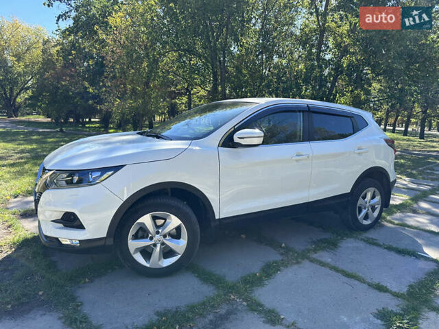 Белый Ниссан Кашкай, объемом двигателя 2 л и пробегом 76 тыс. км за 20300 $, фото 1 на Automoto.ua