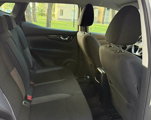 Белый Ниссан Кашкай, объемом двигателя 1.6 л и пробегом 105 тыс. км за 19900 $, фото 22 на Automoto.ua