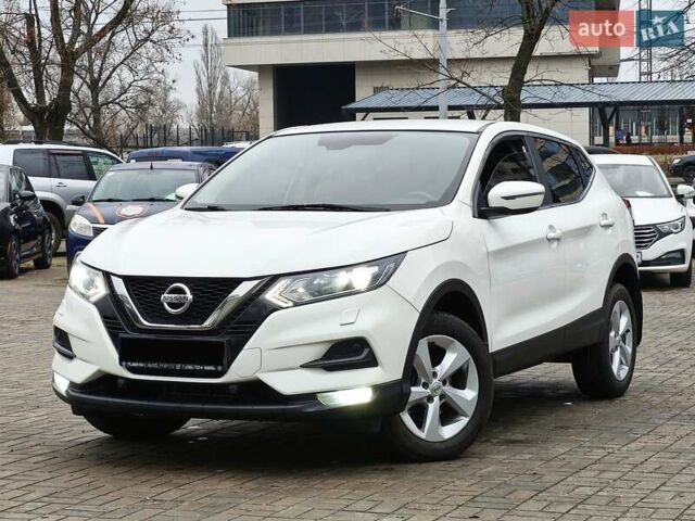 Белый Ниссан Кашкай, объемом двигателя 1.2 л и пробегом 80 тыс. км за 15200 $, фото 1 на Automoto.ua