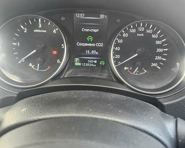 Белый Ниссан Кашкай, объемом двигателя 1.6 л и пробегом 123 тыс. км за 20900 $, фото 9 на Automoto.ua