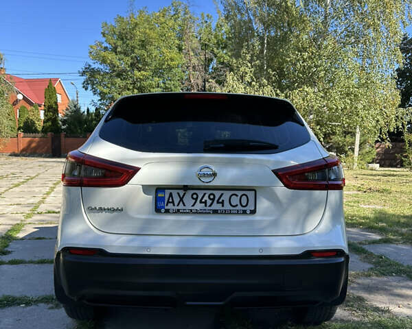 Белый Ниссан Кашкай, объемом двигателя 2 л и пробегом 76 тыс. км за 20300 $, фото 3 на Automoto.ua