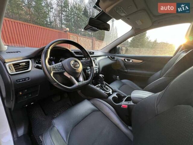 Білий Ніссан Кашкай, об'ємом двигуна 1.6 л та пробігом 103 тис. км за 19000 $, фото 8 на Automoto.ua