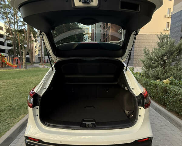 Белый Ниссан Кашкай, объемом двигателя 1.6 л и пробегом 107 тыс. км за 19700 $, фото 15 на Automoto.ua