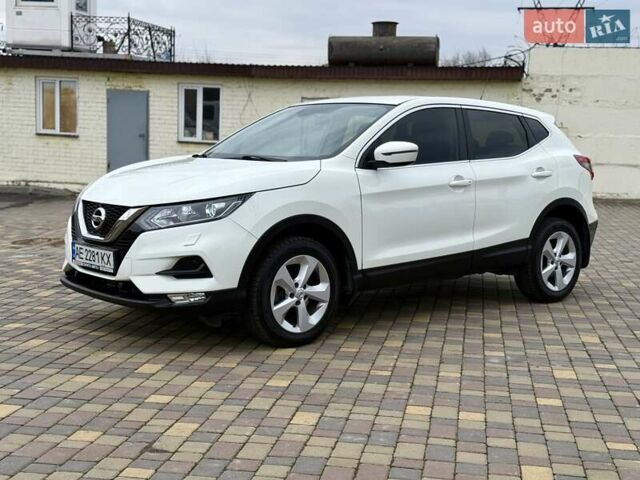 Белый Ниссан Кашкай, объемом двигателя 1.6 л и пробегом 37 тыс. км за 18900 $, фото 3 на Automoto.ua