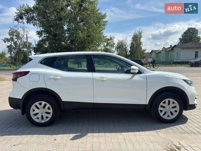Белый Ниссан Кашкай, объемом двигателя 1.2 л и пробегом 137 тыс. км за 11750 $, фото 11 на Automoto.ua