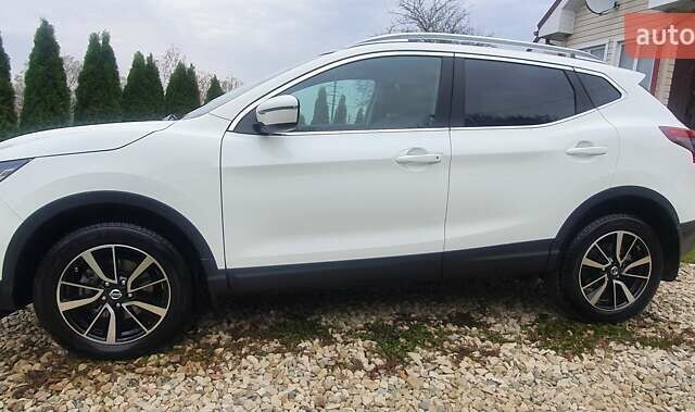 Белый Ниссан Кашкай, объемом двигателя 1.2 л и пробегом 43 тыс. км за 18800 $, фото 7 на Automoto.ua