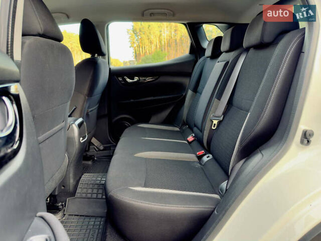 Белый Ниссан Кашкай, объемом двигателя 1.2 л и пробегом 101 тыс. км за 15500 $, фото 14 на Automoto.ua