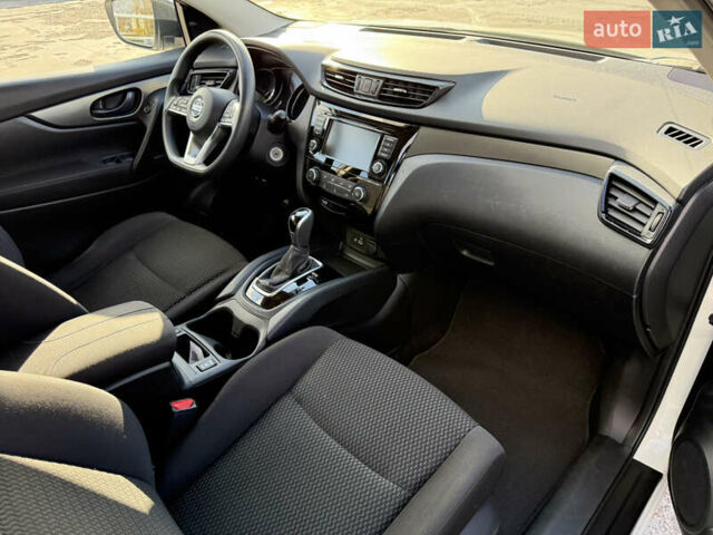 Белый Ниссан Кашкай, объемом двигателя 2 л и пробегом 110 тыс. км за 13500 $, фото 14 на Automoto.ua
