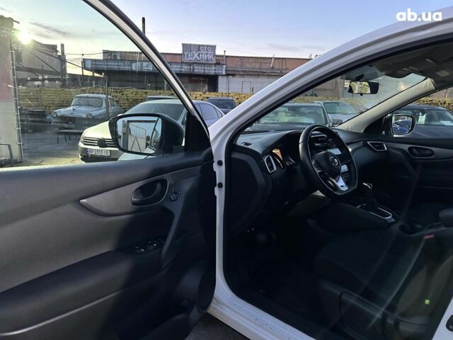 Белый Ниссан Кашкай, объемом двигателя 1.6 л и пробегом 130 тыс. км за 17790 $, фото 14 на Automoto.ua