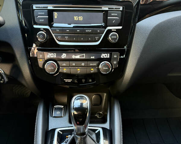 Белый Ниссан Кашкай, объемом двигателя 1.6 л и пробегом 107 тыс. км за 19700 $, фото 32 на Automoto.ua