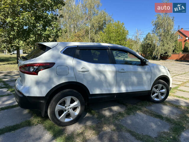Белый Ниссан Кашкай, объемом двигателя 2 л и пробегом 76 тыс. км за 20300 $, фото 4 на Automoto.ua