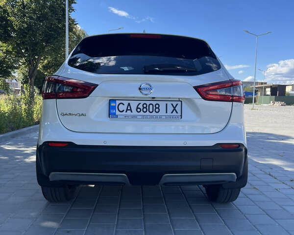 Белый Ниссан Кашкай, объемом двигателя 1.6 л и пробегом 74 тыс. км за 22000 $, фото 8 на Automoto.ua