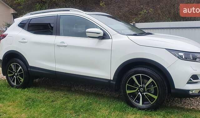 Белый Ниссан Кашкай, объемом двигателя 1.2 л и пробегом 43 тыс. км за 18800 $, фото 2 на Automoto.ua