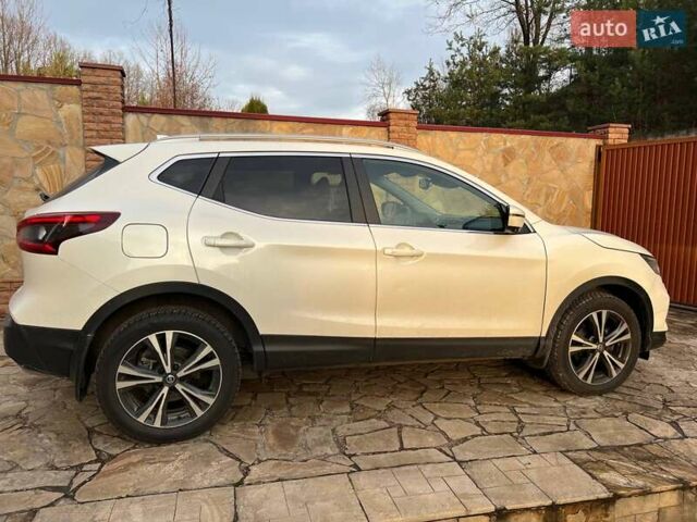 Білий Ніссан Кашкай, об'ємом двигуна 1.6 л та пробігом 103 тис. км за 19000 $, фото 6 на Automoto.ua