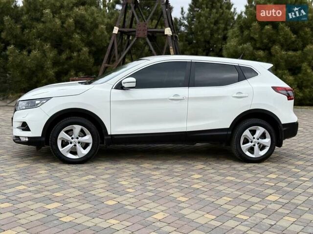 Белый Ниссан Кашкай, объемом двигателя 1.6 л и пробегом 37 тыс. км за 18900 $, фото 10 на Automoto.ua