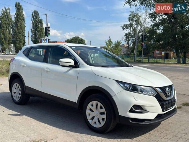 Белый Ниссан Кашкай, объемом двигателя 1.2 л и пробегом 137 тыс. км за 11750 $, фото 2 на Automoto.ua