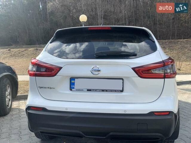 Белый Ниссан Кашкай, объемом двигателя 2 л и пробегом 57 тыс. км за 19990 $, фото 1 на Automoto.ua