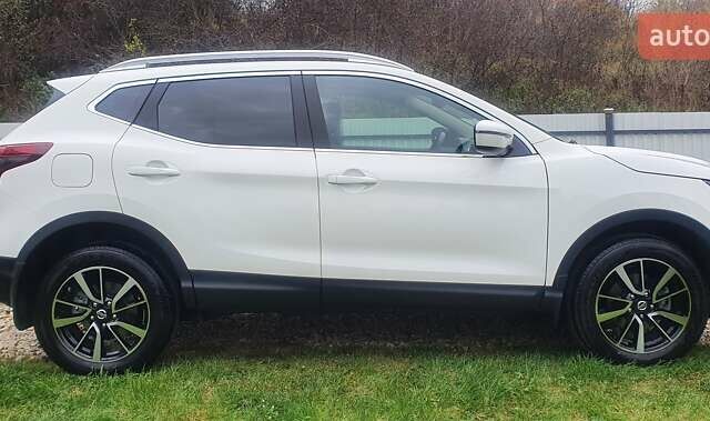 Белый Ниссан Кашкай, объемом двигателя 1.2 л и пробегом 43 тыс. км за 18800 $, фото 1 на Automoto.ua