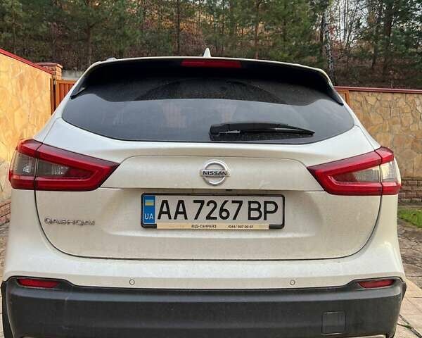 Білий Ніссан Кашкай, об'ємом двигуна 1.6 л та пробігом 103 тис. км за 19000 $, фото 1 на Automoto.ua