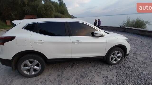 Білий Ніссан Кашкай, об'ємом двигуна 1.2 л та пробігом 99 тис. км за 15900 $, фото 7 на Automoto.ua