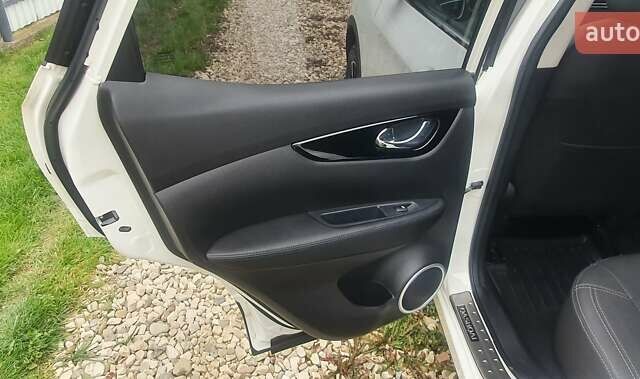 Белый Ниссан Кашкай, объемом двигателя 1.2 л и пробегом 43 тыс. км за 18800 $, фото 22 на Automoto.ua