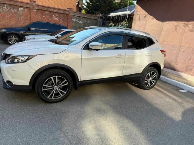 Белый Ниссан Кашкай, объемом двигателя 2 л и пробегом 93 тыс. км за 11000 $, фото 2 на Automoto.ua