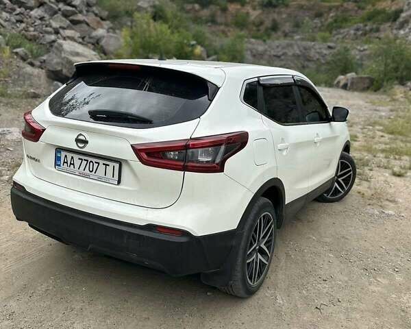 Белый Ниссан Кашкай, объемом двигателя 1.6 л и пробегом 123 тыс. км за 20900 $, фото 2 на Automoto.ua