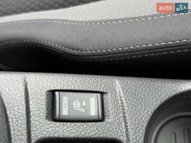 Белый Ниссан Кашкай, объемом двигателя 1.6 л и пробегом 37 тыс. км за 18900 $, фото 27 на Automoto.ua